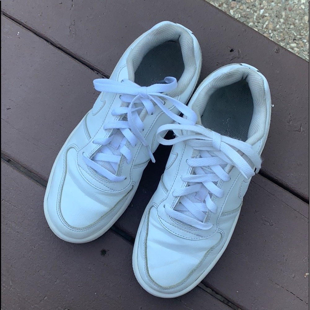 white nike ebernon